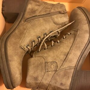 Crown Vintage Boots